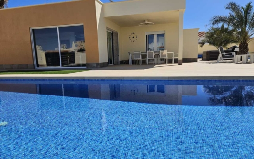 Villa in Torrevieja – EE11717