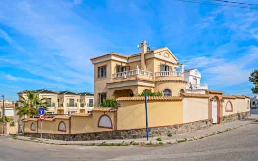 Villa in Orihuela Costa – EE11414