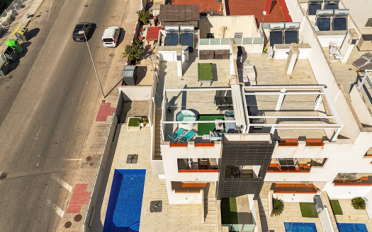 Bungalow in Los Altos – EE11518