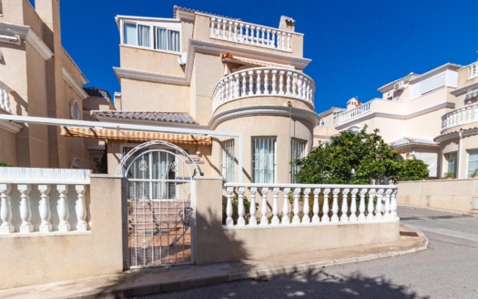 Villa in Orihuela Costa – EE11373