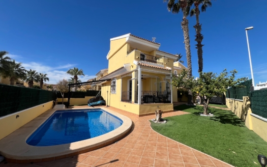 Villa in Orihuela Costa – EE11703
