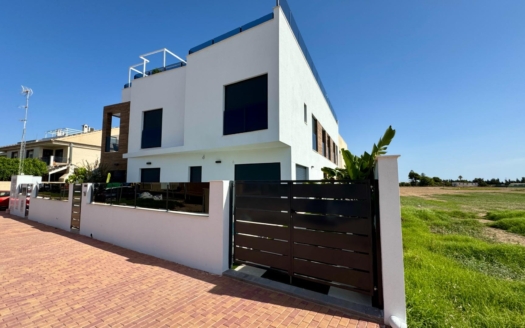 Bungalow w San Pedro del Pinatar – EE11516