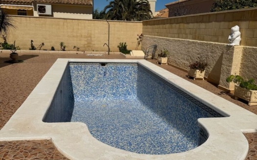 Villa in Playa Flamenca – EE11545