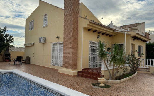 Villa in Orihuela Costa – EE11767