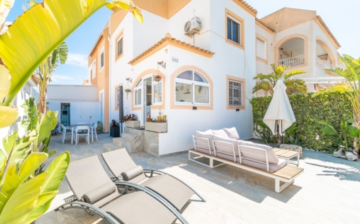 Radhus i Torrevieja – EE11785