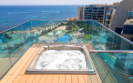 Penthouse w Torrevieja – EE11012