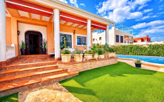 Villa in La Mata – EE11692