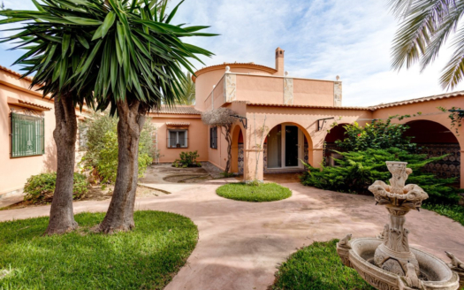 Villa i Torrevieja – EE9708