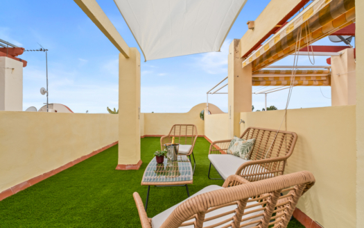 Town House in Playa Flamenca – EE11698