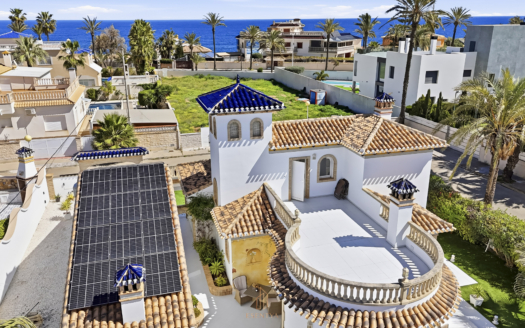 Beautiful detached Villa in Cabo Roig – EE11680