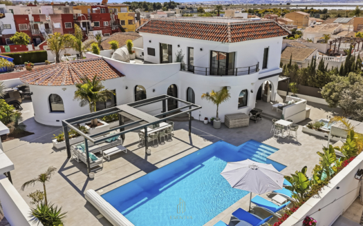 Renovated villa in San Luis, Torrevieja – EE11845