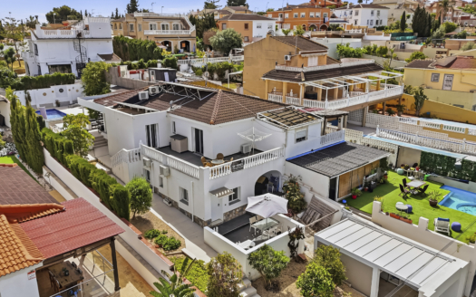 Willa w Los Balcones, Torrevieja – EE11909