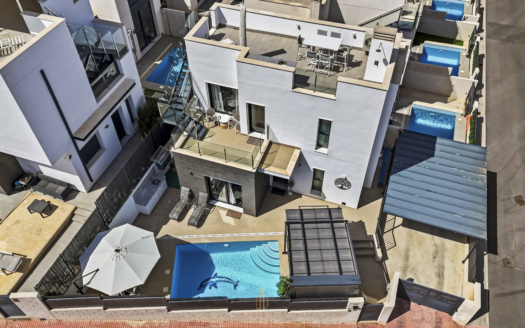 Fantastisk villa i Villamartin – EE12021