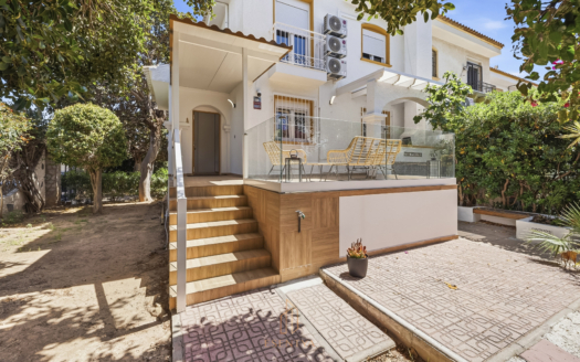 Corner townhouse in Los Altos, Torrevieja – EE12034