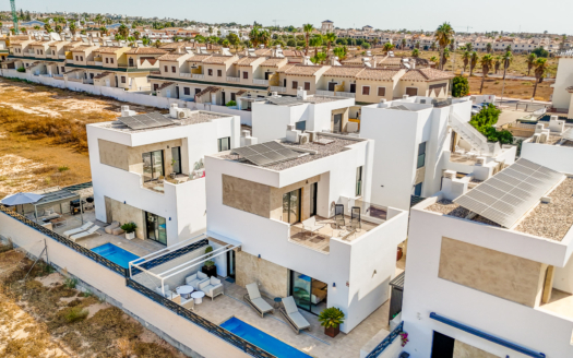 Beautiful modern villa in Ciudad Quesada – EE12024