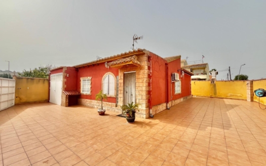 Villa in Torrevieja – EE11507