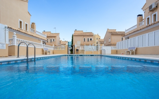 Chalet en Guardamar del Segura – EE10135