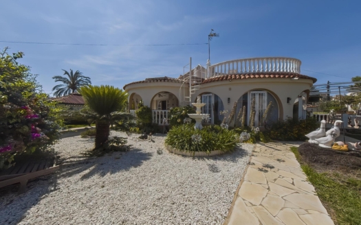 Villa à Torrevieja – EE11852