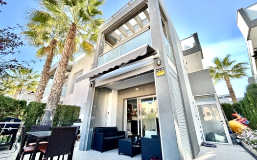 Apartment in Punta Prima – EE11958