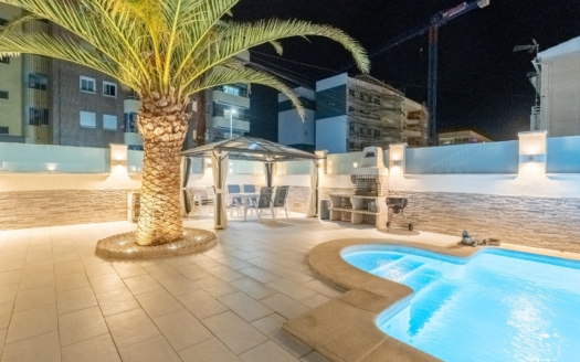 Radhus i Torrevieja – EE11291