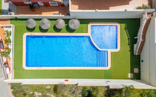 Town House in Villamartin – EE12005