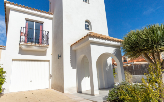 Villa in Los Balcones – EE11972