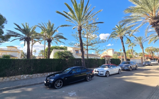 Villa en Orihuela Costa – EE11839