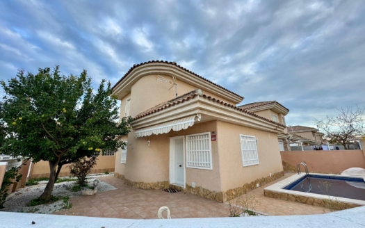 Villa i Torrevieja – EE11592