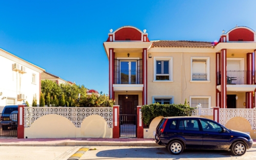 Duplex in Dehesa de Campoamor – EE12006