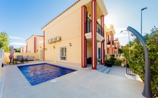 Duplex in Dehesa de Campoamor – EE12006