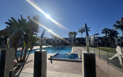 Lägenhet i La Zenia – EE11957