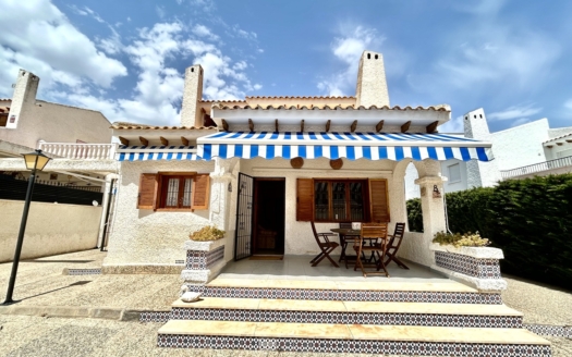 Villa in La Zenia – EE12008