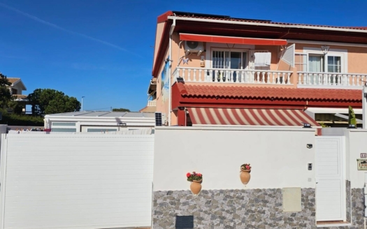 Casa adosada en Santiago de la Ribera – EE11869