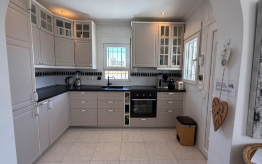 Villa in Torrevieja – EE11810