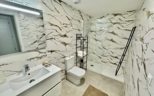 Apartment in Dehesa de Campoamor – EE12017