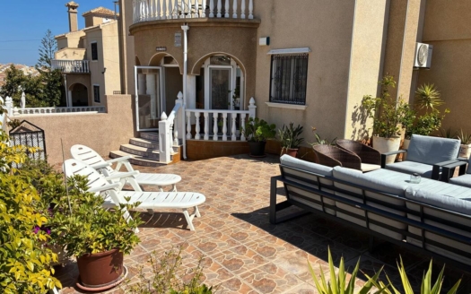 Quad Villa à Las Filipinas – EE11888