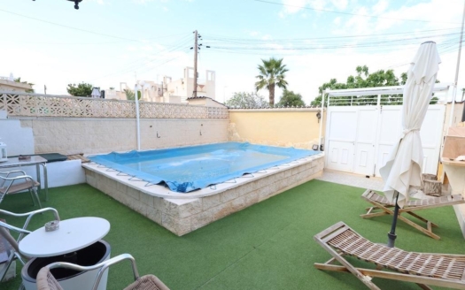 Town House in Torrevieja – EE11964