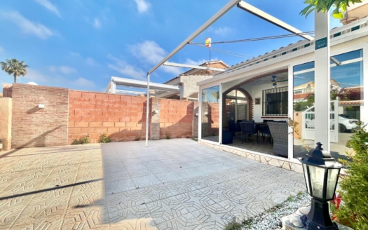 Villa in Orihuela Costa – EE11939