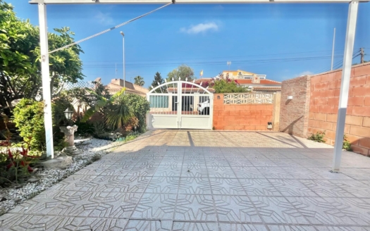 Villa in Orihuela Costa – EE11939