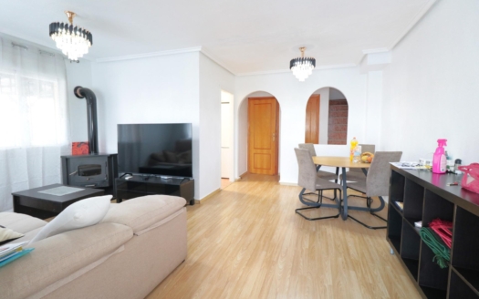 Maison quadruple à Torrevieja – EE11930