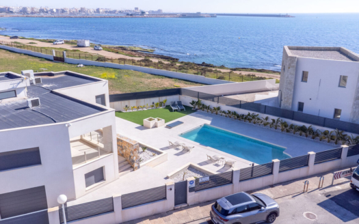 Villa i Torrevieja – EE12035