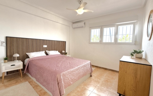 Takvåning i Torrevieja – EE11817