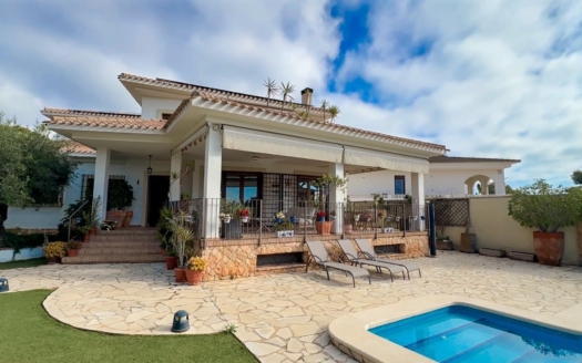 Villa in Dehesa de Campoamor – EE11800
