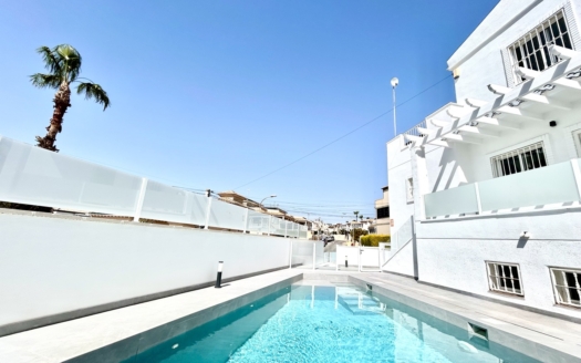 Villa in Villamartin – EE11903