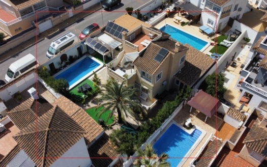 Villa à Orihuela Costa – EE11879