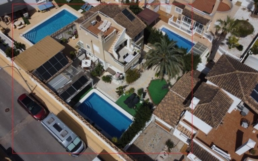 Villa à Orihuela Costa – EE11879