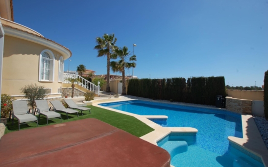 Villa à Ciudad Quesada – EE11851