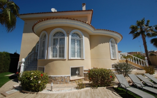 Villa à Ciudad Quesada – EE11851