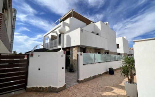 Town House in Cabo Roig – EE11594