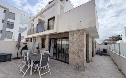 Town House in Cabo Roig – EE11594